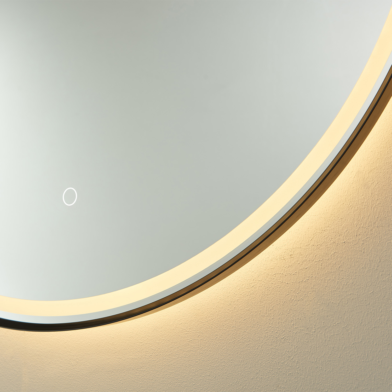 LV 32'' Round LED Lighted Accent Bathroom/Vanity Wall Mirror with 2 ...